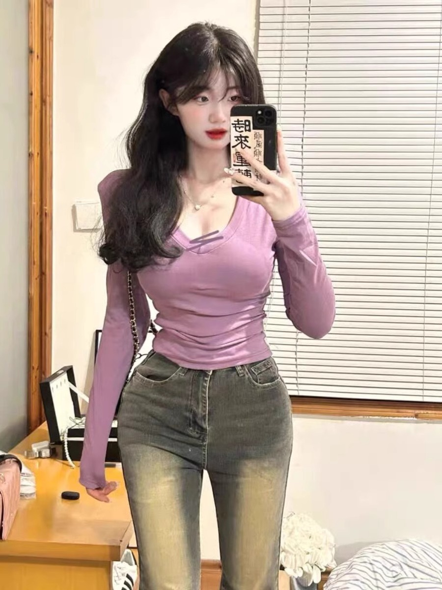 設計感小眾秋冬新款V領紫色打底衫女內搭修身收腰辣妹長袖t恤上衣
