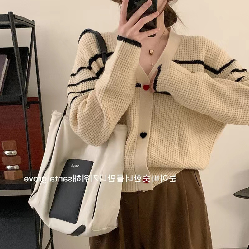 春秋季新款韓國chic愛心紐扣寬鬆百搭V領條紋針織開衫毛衣外套女