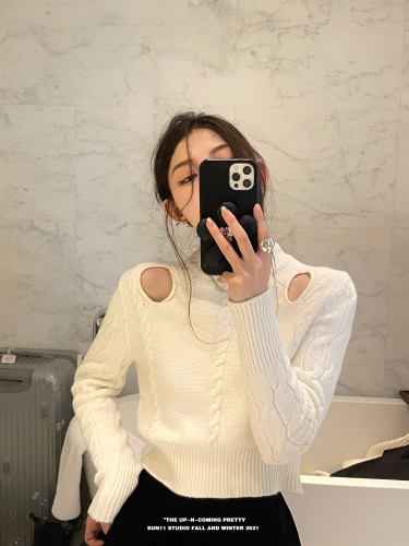 Shoulder short sweater women's design niche spring and autumn thick black bottoming inner knitted sweater top