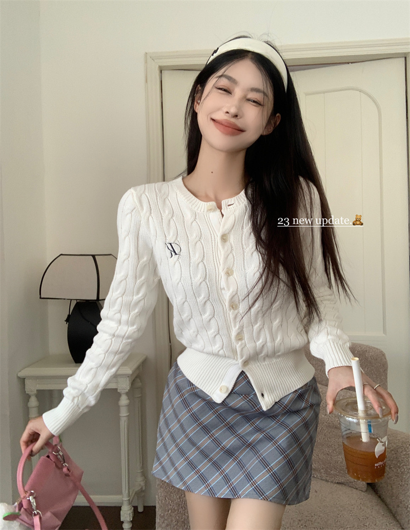 實拍 刺繡針織開衫毛衣女非正式學院風上衣+格紋半身裙兩件套