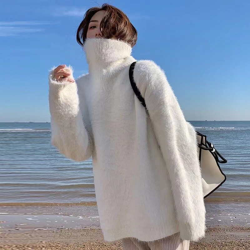 New age-reducing pullover sweater, stylish and gentle design, thickened imitation mink high-neck sweater for women