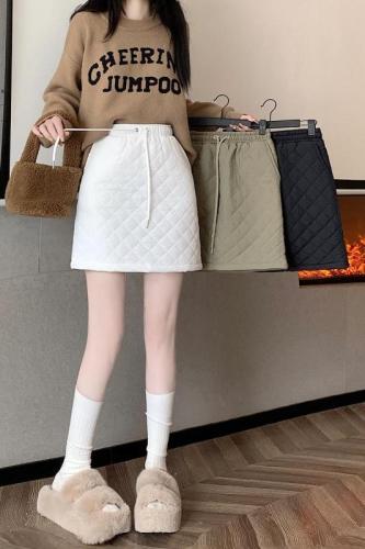 Real shot of thickened warm quilted rhombus plaid skirt for women 2023 autumn and winter elastic waist drawstring a-line short skirt