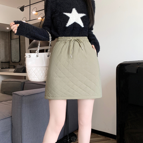 Real shot of thickened warm quilted rhombus plaid skirt for women 2023 autumn and winter elastic waist drawstring a-line short skirt