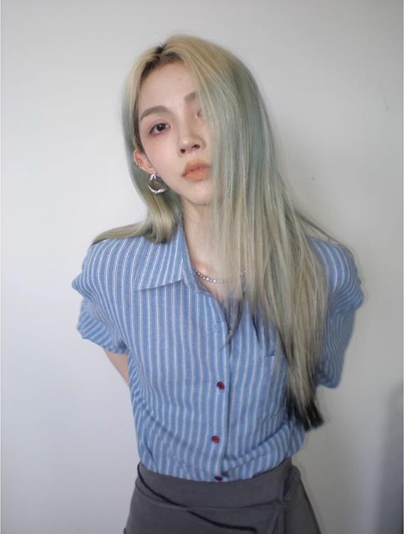 HelloooEat 條紋襯衫女寬鬆2024春季顯瘦韓版設計感長袖外套上衣