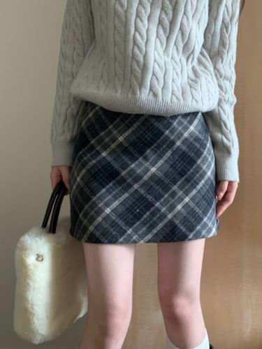 Plaid temperament, slimming, age-reducing, casual and versatile A-line woolen high-waisted skirt