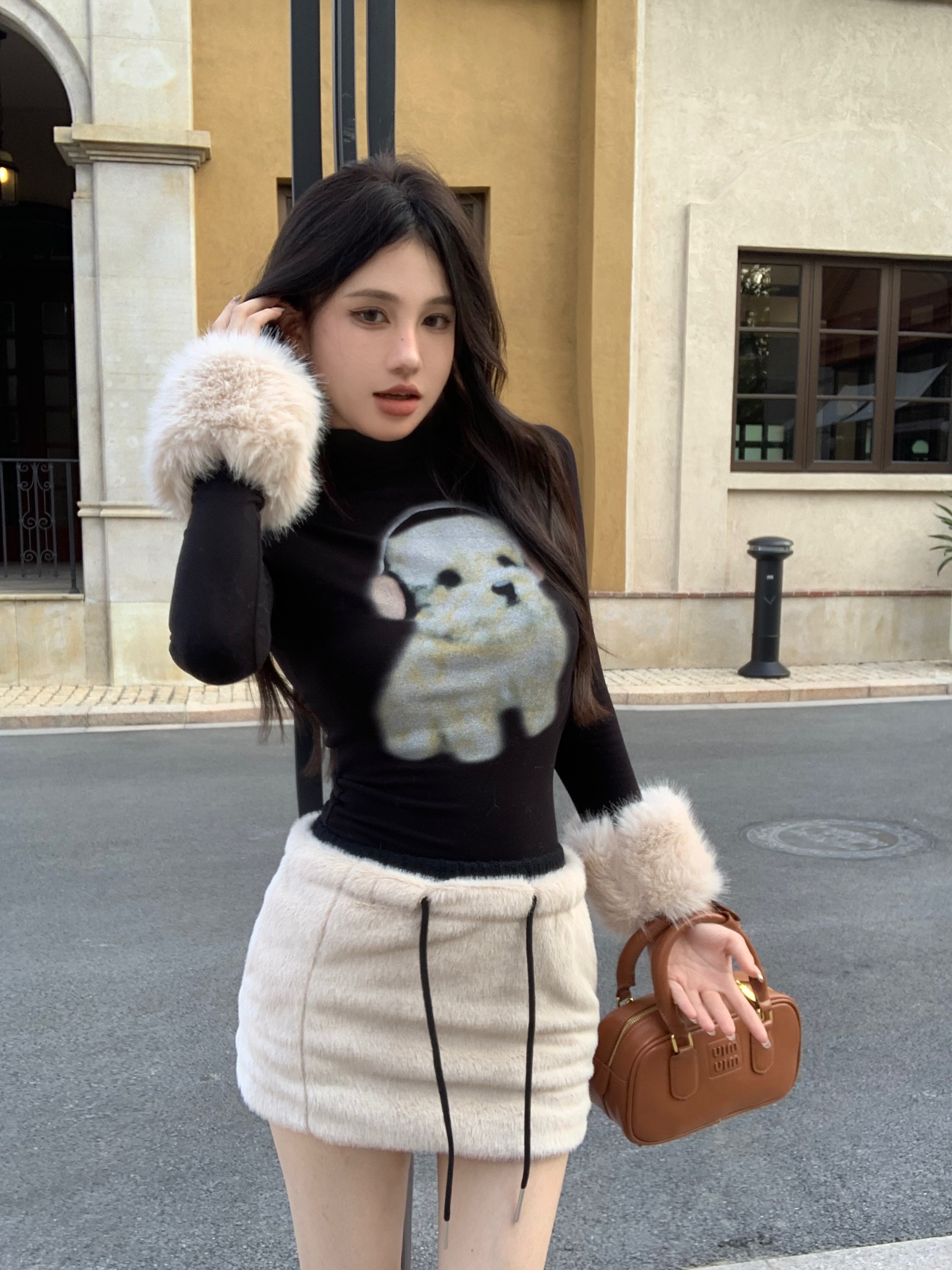 Real shot of black puppy long-sleeved plush cuff autumn and winter niche inner wear two-piece set of right shoulder knitted top