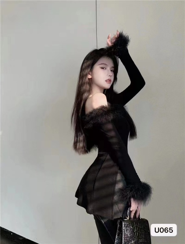 一字肩毛絨針織毛衣打底衫女裝秋季純欲設計感開叉緊身內搭上衣潮