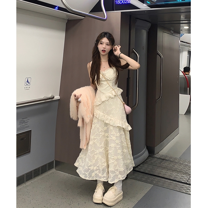 REESE綿綿奶霜 秋季溫柔風甜美顯瘦收腰設計感蕾絲吊帶裙
