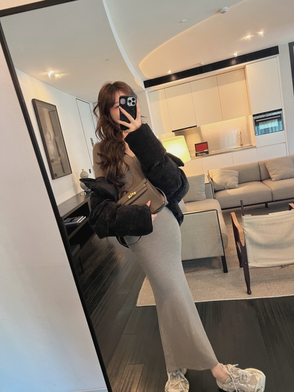 IN MIMIFACE v領長裙魚尾收腰連衣裙御姐氣質收腰打底內搭裙子女