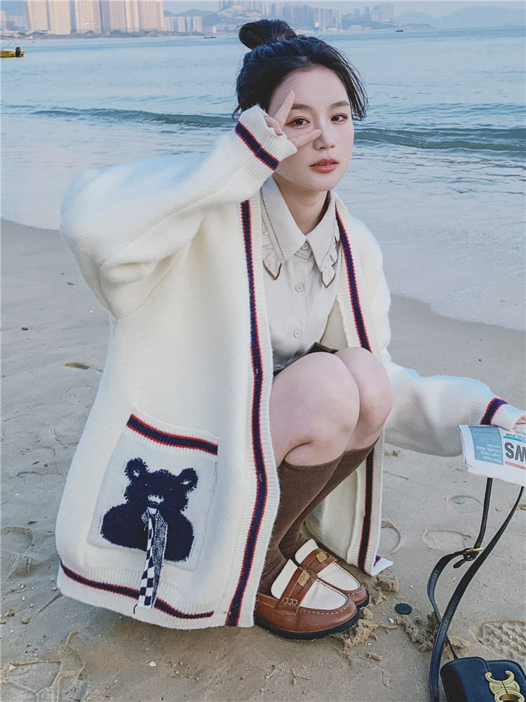 慵懶風針織開衫外套女春秋季寬鬆洋氣減齡可愛熊刺繡毛衣外搭上衣