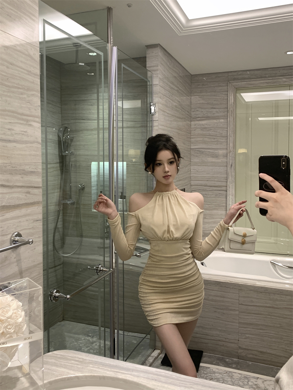實拍 掛脖露肩長袖鏈條高腰顯瘦包臀連衣裙