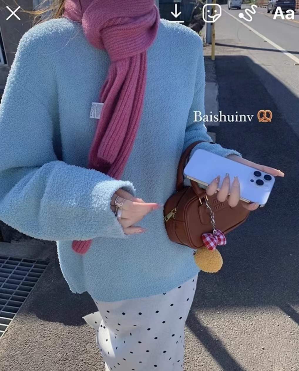 白水女  溫柔韓系~ 圓領套頭毛衣女秋冬高級感藍色寬鬆顯瘦上衣
