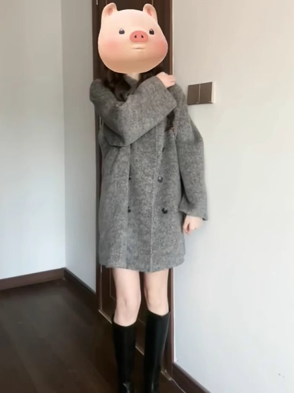 This year's popular beautiful woolen coats are high-end, Hepburn style, mid-length gray woolen coats, women's new winter style