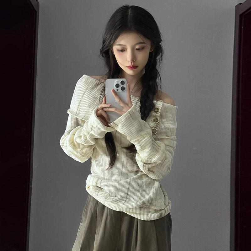 2023年新款獨特别致慵懶風寬鬆高級感超好看一字肩針織毛衣女秋冬