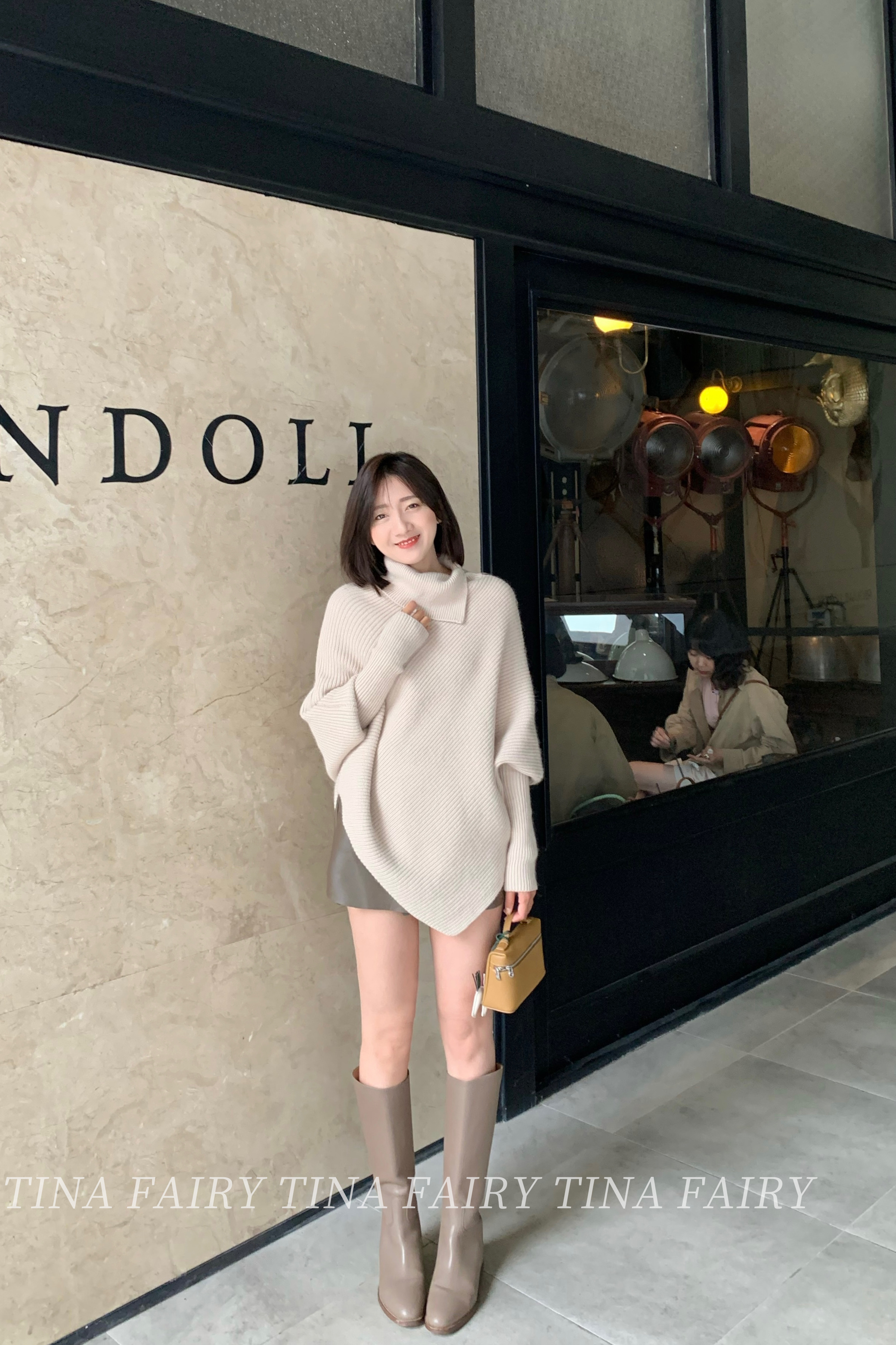 tina/毛衣斗篷套頭針織面料春秋純色蝙蝠袖高領簡約休閒寬鬆型