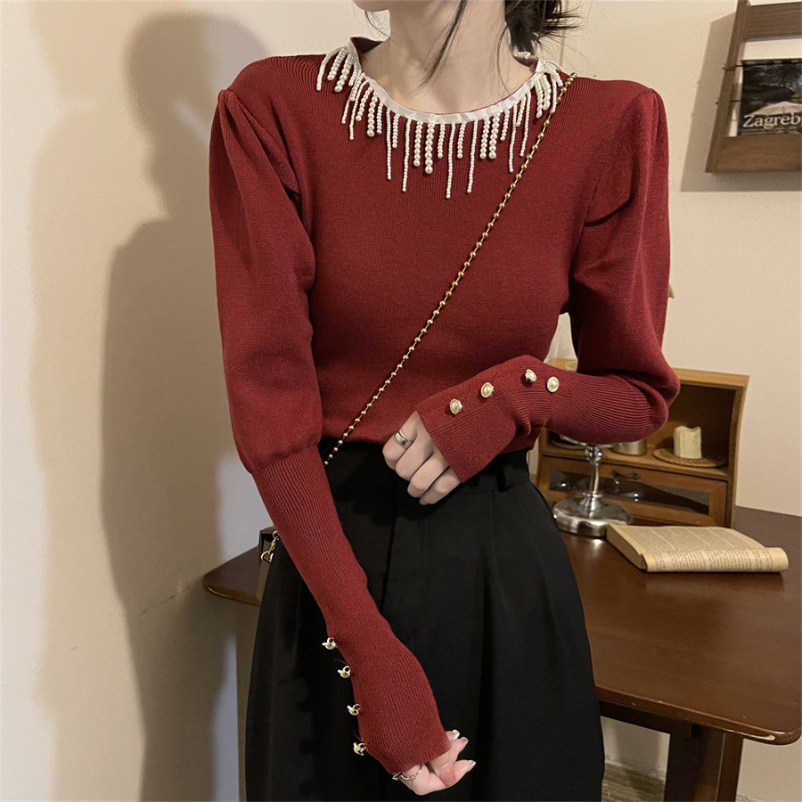 Actual shot of New Year's style Korean chic top for women with pearl chain tassels slim fit inner long-sleeved sweater