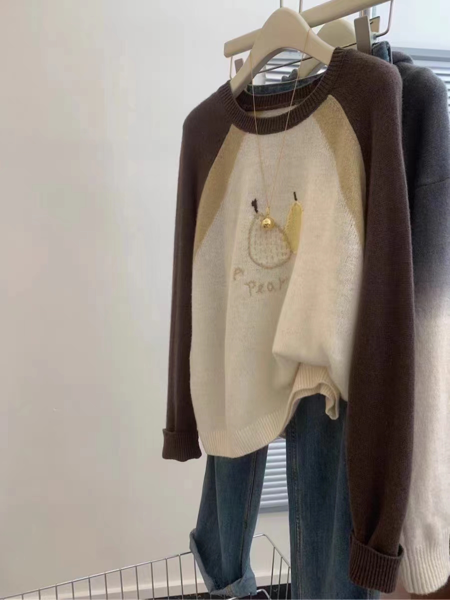 網圖 氣質減齡水果刺繡針織衫女秋冬季舒適軟糯插肩袖套頭毛衣ins