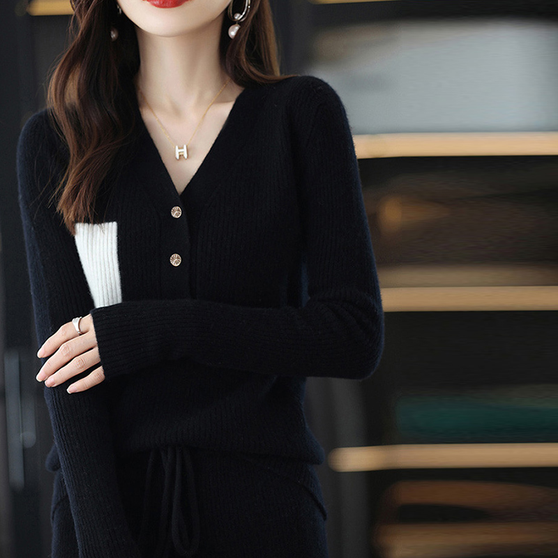 質檢官圖2023秋季女毛衣V領針織打底衫時尚百搭顯瘦新款長袖上衣