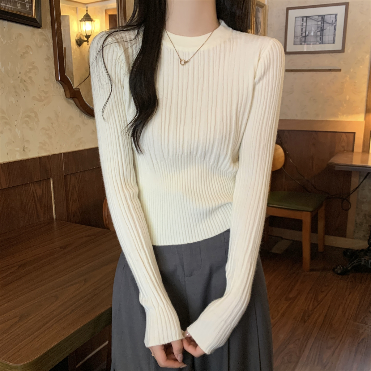 別致修身圓領打底衫女秋冬2023新款高級感毛衣內搭長袖針織衫上衣