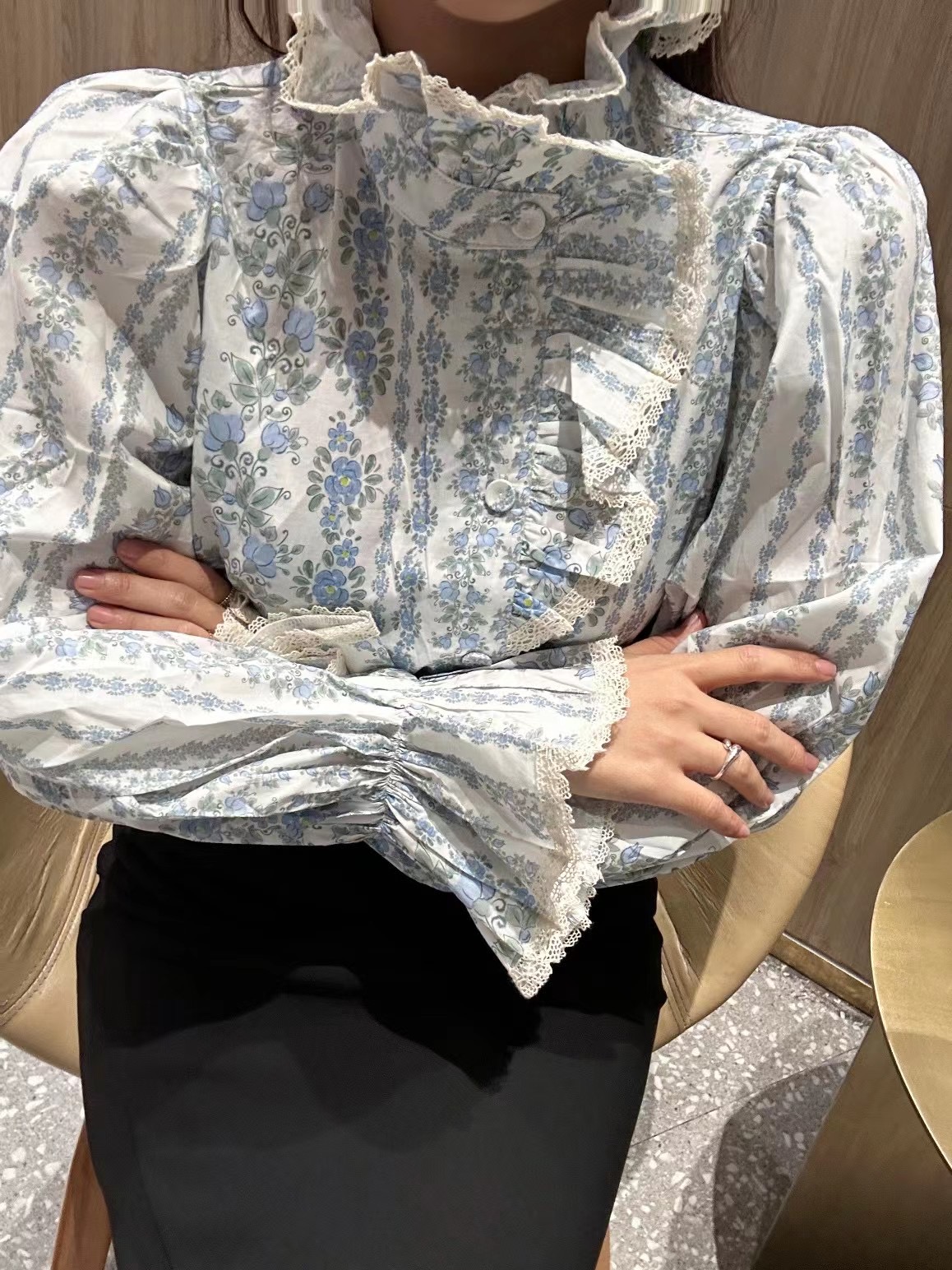 法式甜美襯衫休閒印花荷葉邊立領襯衣女裝秋季新款溫柔氛圍感上衣