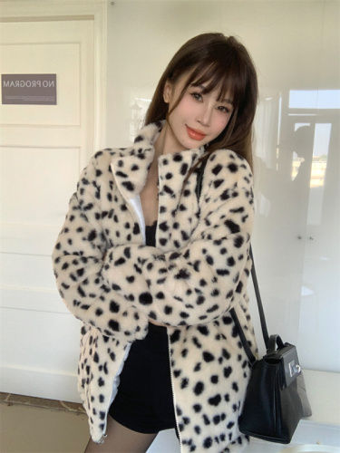 Real shot of Tokyo Shibuya Meimei leopard print thickened quilted warm loose imitation fur cardigan jacket for women