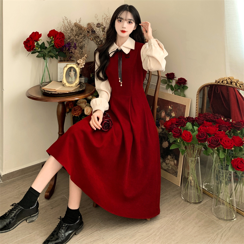 Large size corduroy doll collar fake two-piece dress for women 2023 new autumn and winter fat mm waist Hepburn style long skirt