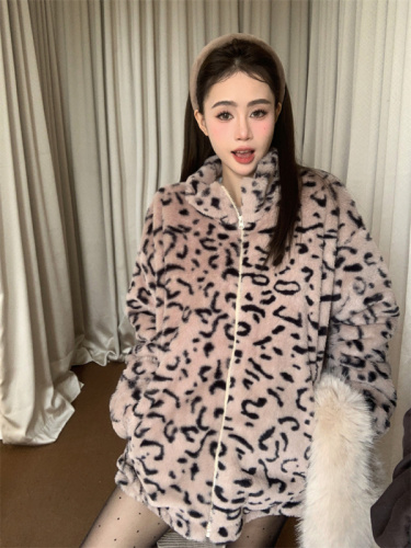 Real shot of Tokyo Shibuya Meimei leopard print thickened quilted warm loose imitation fur cardigan jacket for women