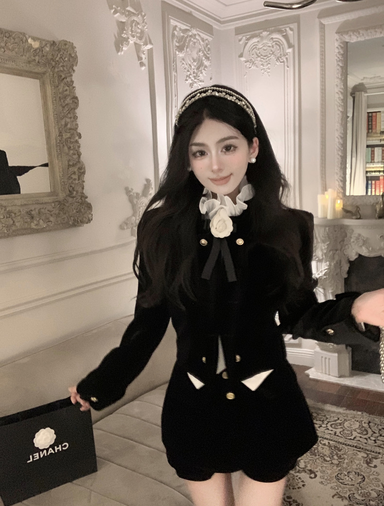 實拍金絲絨立領外套女雙排扣設計感短款上衣加襯衣加褲子