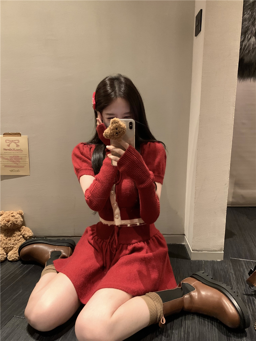 實拍 酒熏紅莓聖誕節新年顯白暗紅收腰上衣毛衣短裙針織套裝