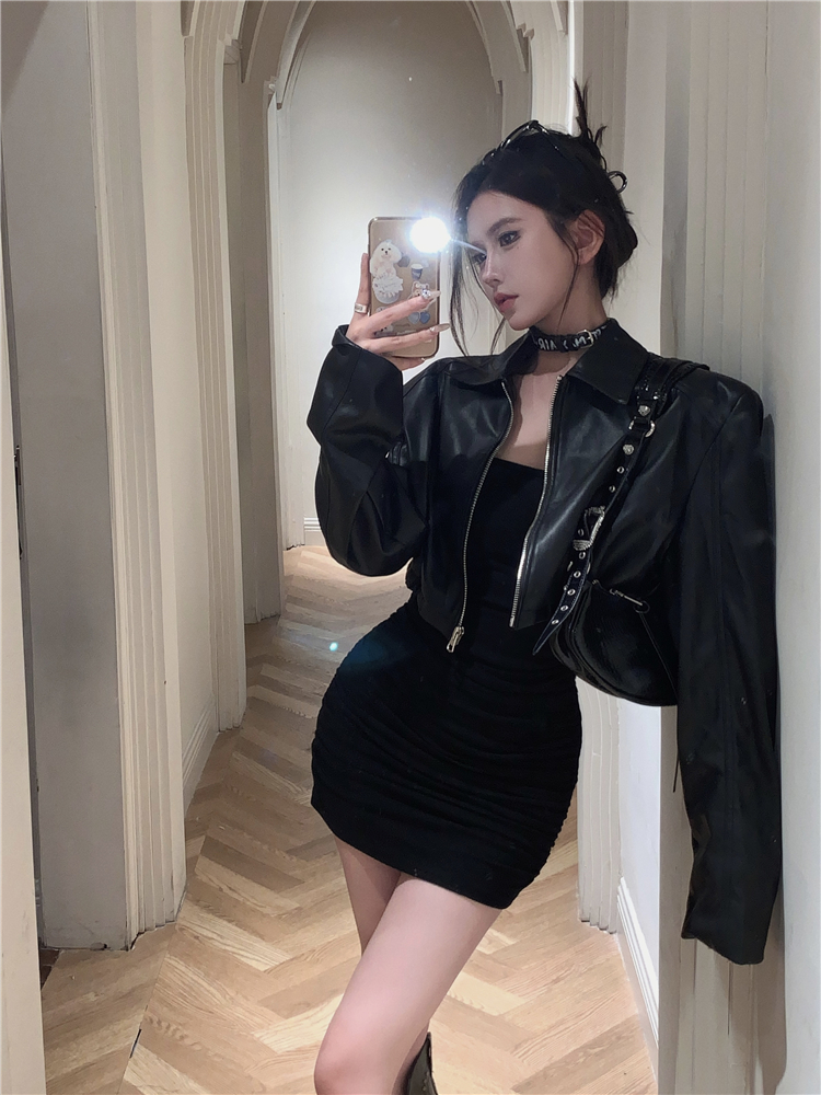 Real shot!  Zippered shoulder-padded short leather jacket, high-end loose and versatile lapel motorcycle jacket