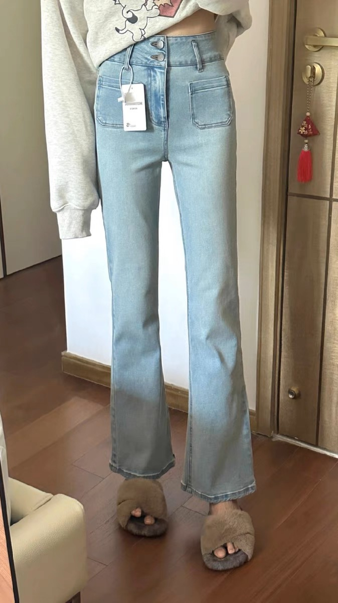 Light blue design micro-flare jeans for women, high-waisted and slim, autumn new style, slim and tall, trendy horse hoof pants for small people