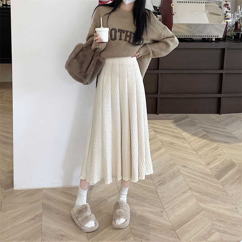 Actual shot of the new autumn and winter knitted skirt for women, high waist, covering the crotch and showing slimming, A-line umbrella skirt, long skirt with versatile temperament