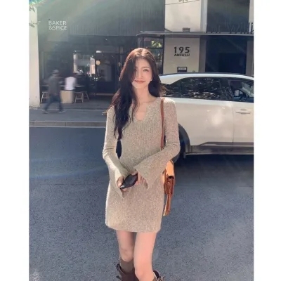 MULVAN sexy v-neck knitted dress for women 2023 autumn and winter slim-fitting inner-waist bottoming hip-covering short skirt
