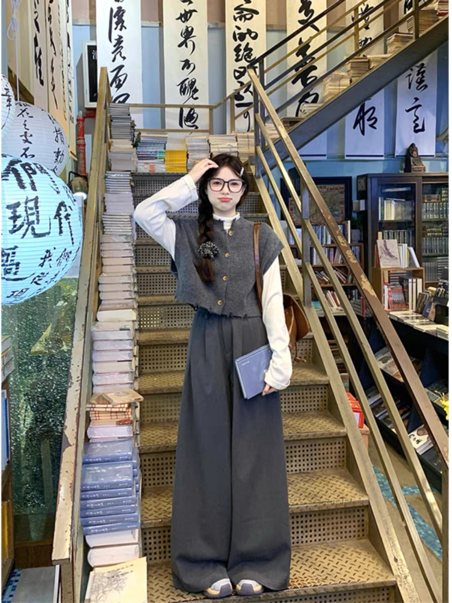 學院風破洞外搭針織馬甲打底衫闊腿長褲女秋冬2023新款時尚三件套