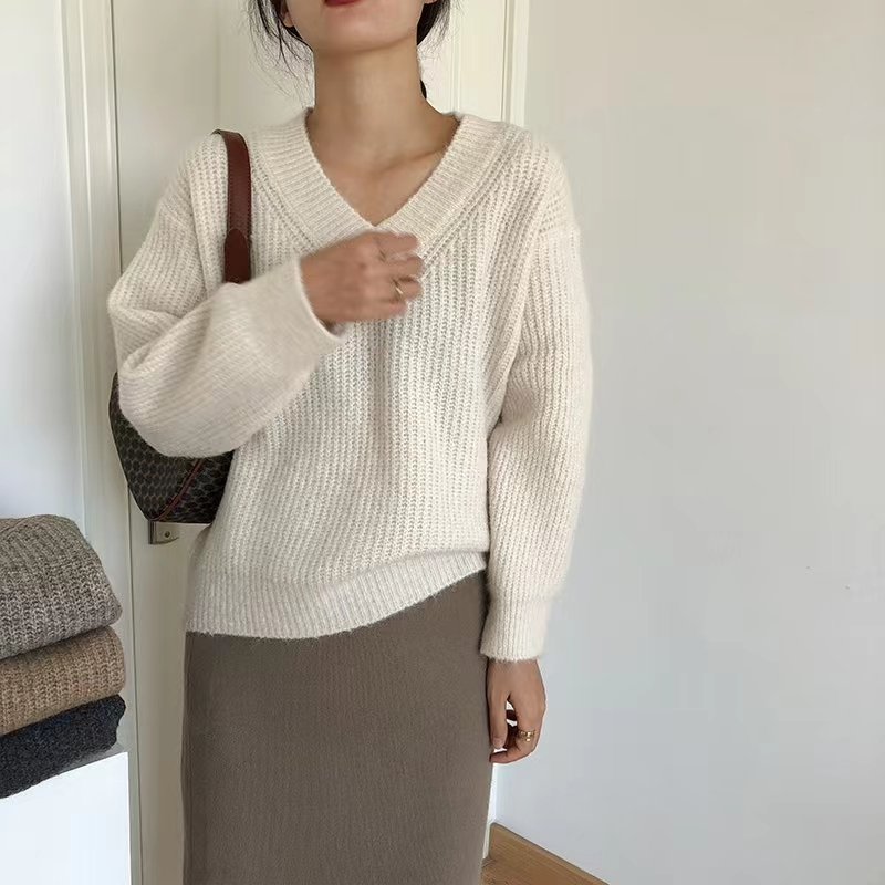 Mohair lazy style V-neck pullover sweater for women loose autumn and winter Korean style new retro sweater