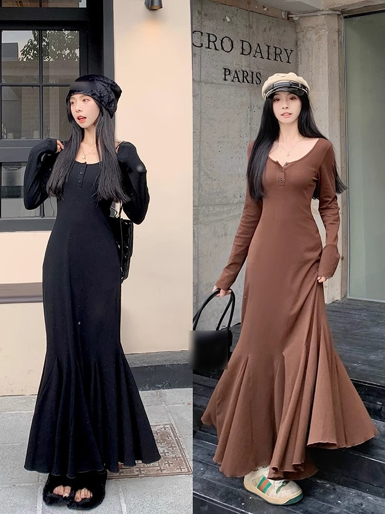 氣質赫本風長袖方領連衣裙女秋季高級感黑色裙子收腰包臀魚尾長裙