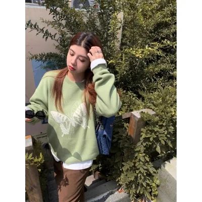 2023秋冬新款女裝寬鬆顯瘦圓領套頭蝴蝶毛衣慵懶風通勤休閒針織衫