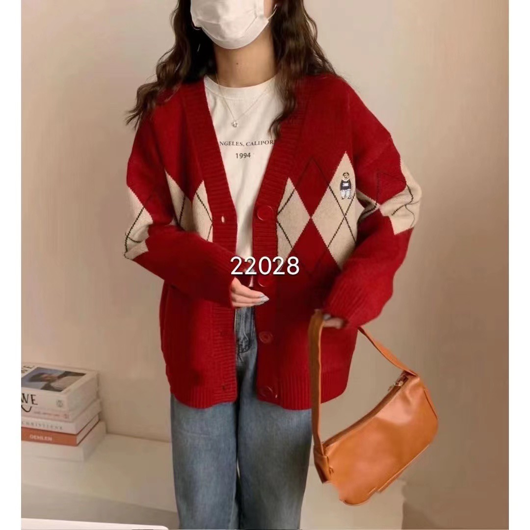 菱格拼色小熊刺繡毛衣外套女秋新款韓版休閒外搭V領針織開衫