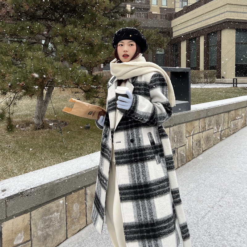 春秋黑白濾鏡格紋毛呢外套冬裝新款高級感中長款大衣女復古顯瘦女