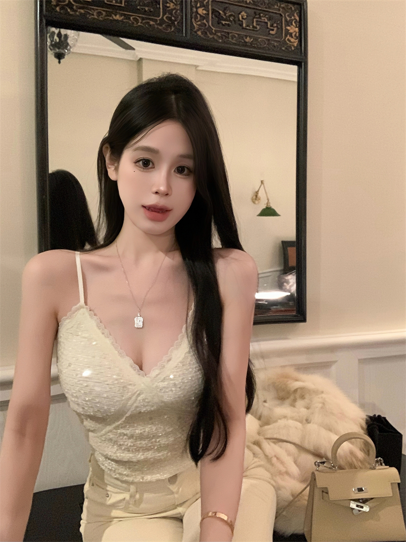 實拍  設計感v領性感蕾絲亮片吊帶後背橡皮筋百搭上衣