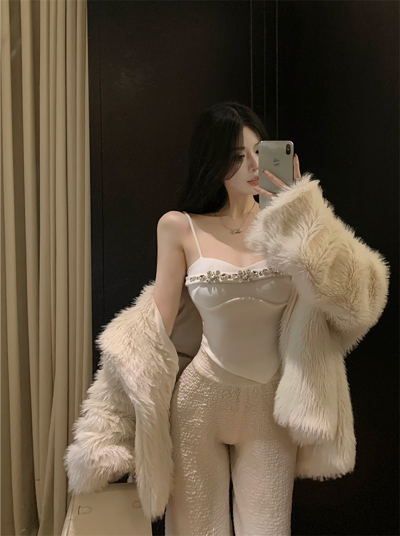 實拍 鑽鑽掛脖吊帶背心女秋冬性感修身上衣自帶胸墊