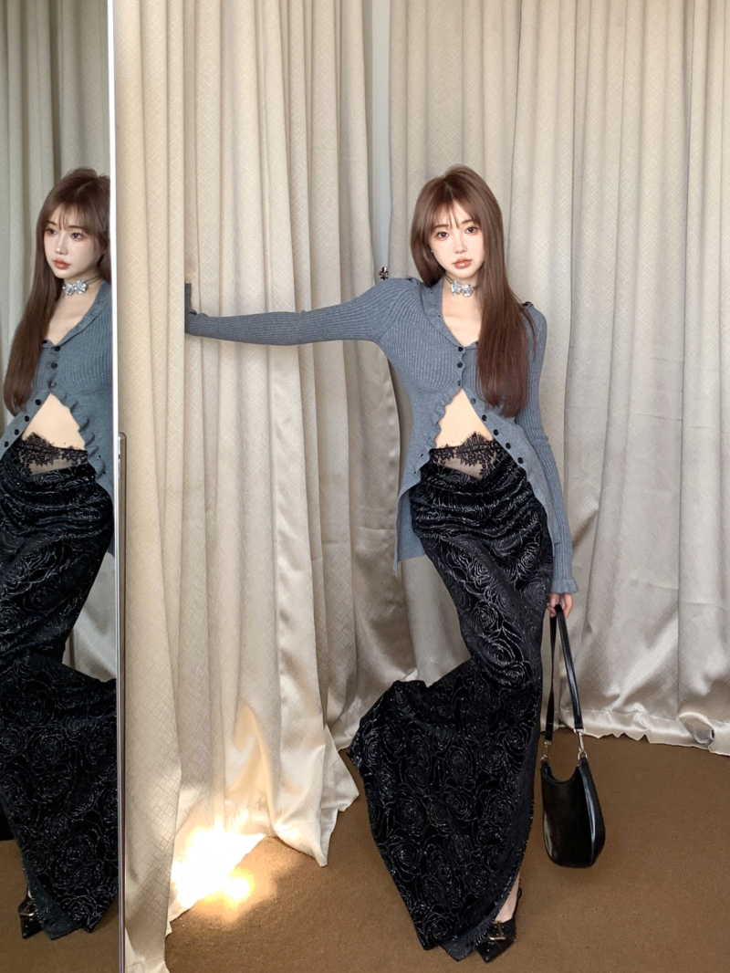 Real shot Autumn and winter mid-length lace high-neck knitted fungus top + lace velvet hip skirt