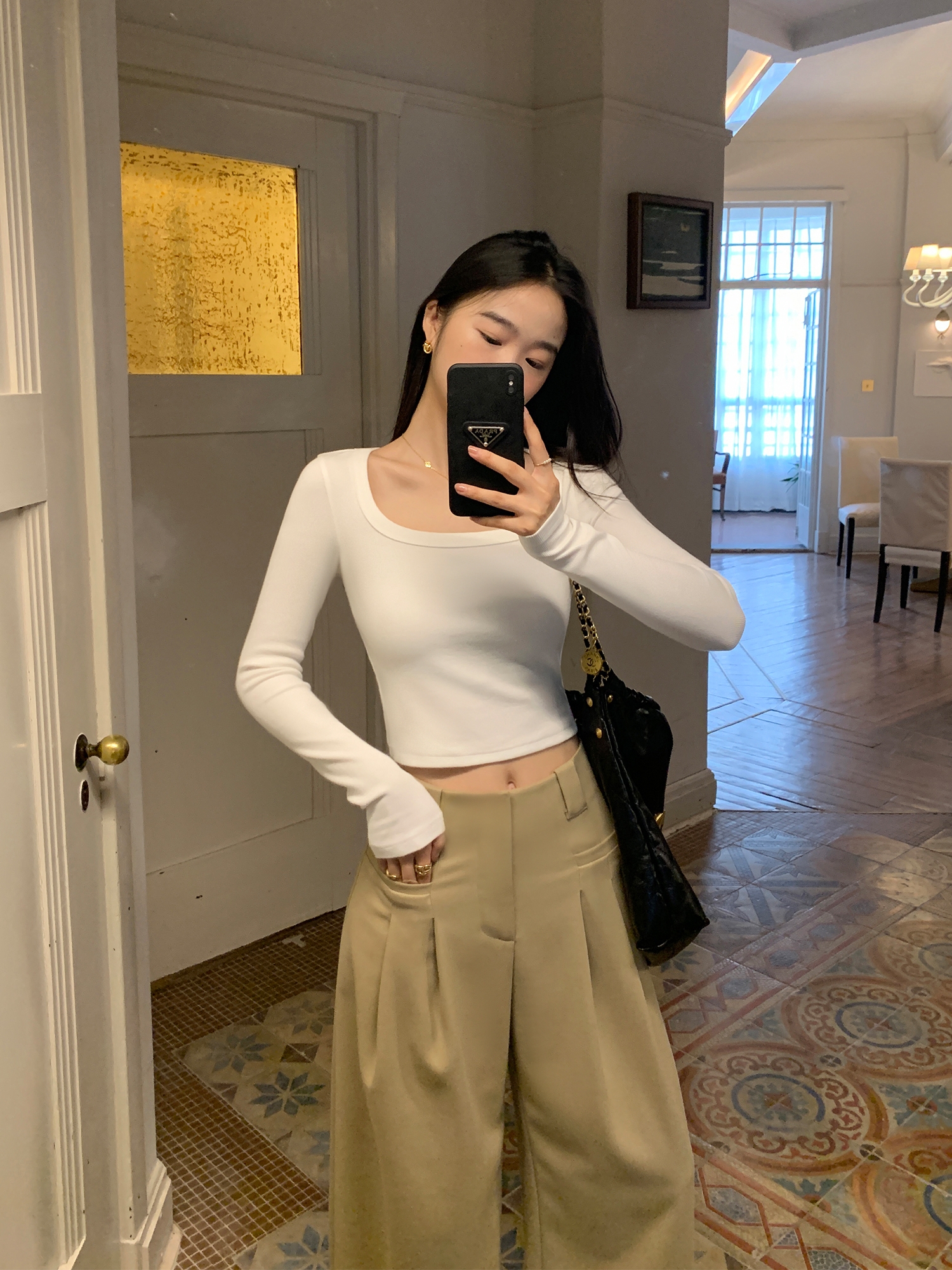 Square neck long-sleeved knitted T-shirt for women, short, slim and versatile, black bottoming shirt top