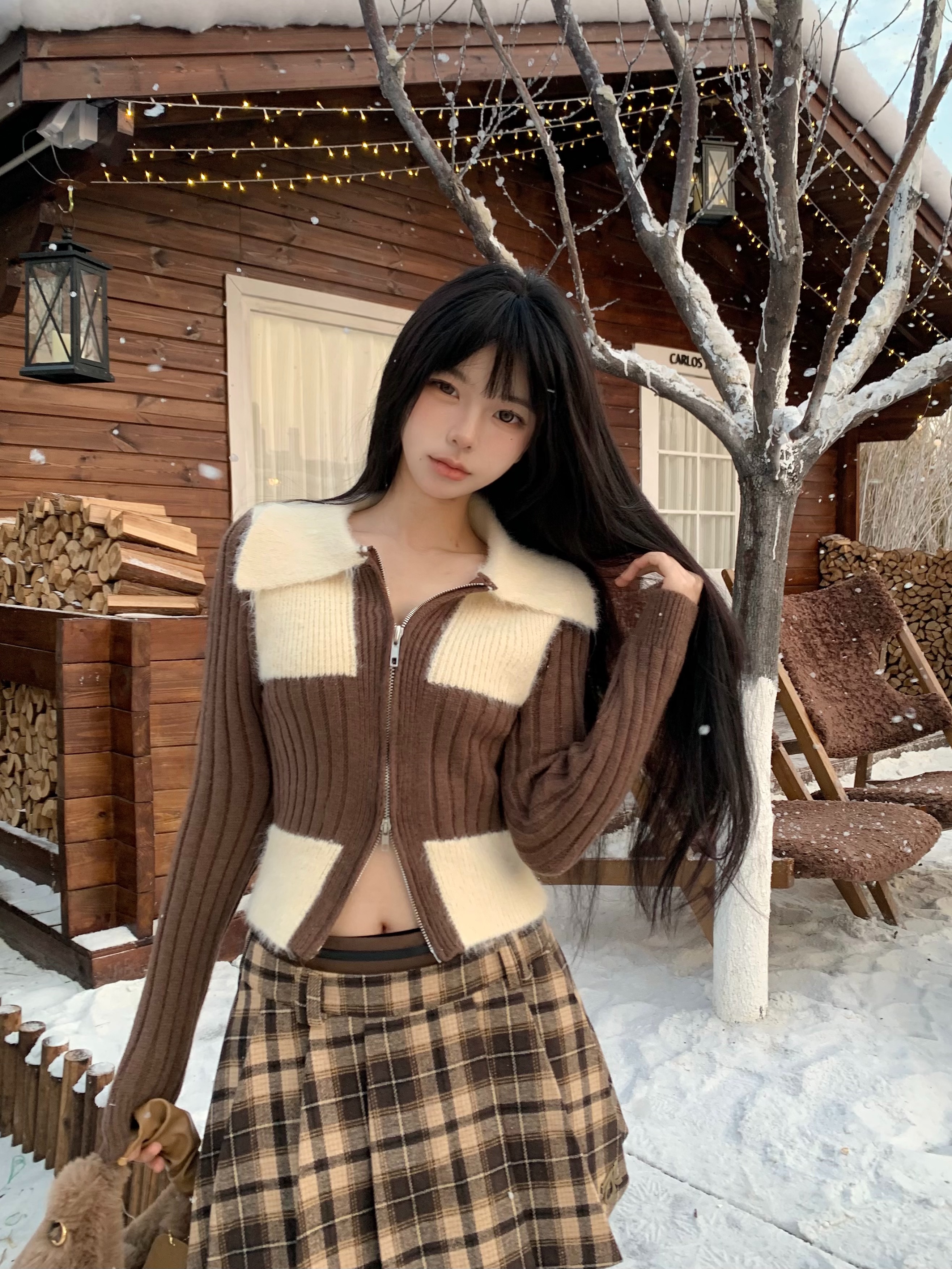 實拍~秋冬獨特别致顯瘦毛絨翻領上衣高級感拼接毛毛針織衫女
