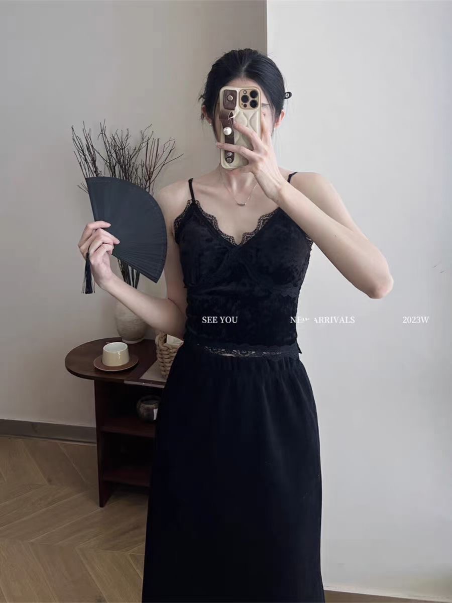 法式絲絨吊帶背心女純欲內搭2023秋冬打底美背帶胸墊一體文胸內衣