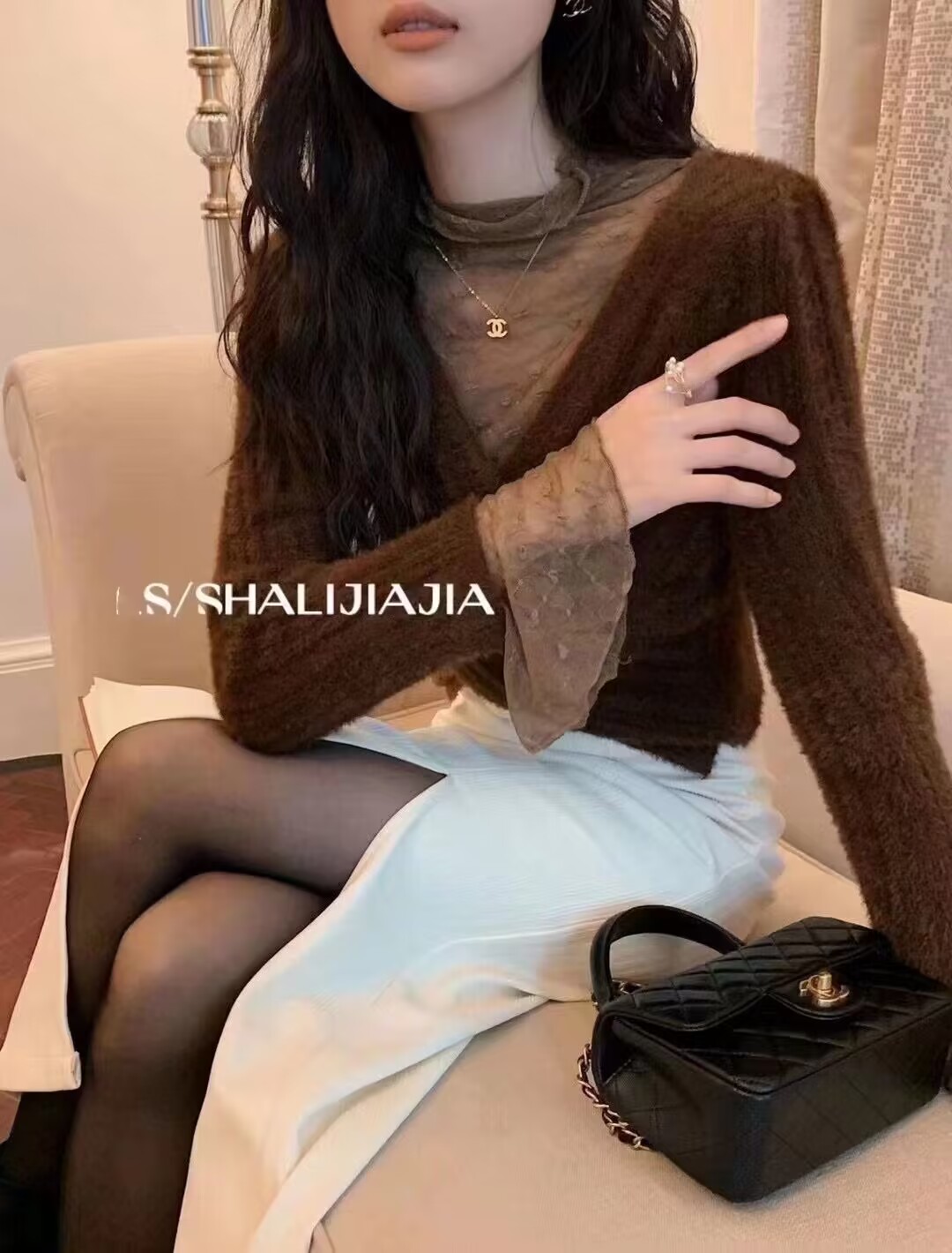 假兩件蕾絲拼接半高領毛衣女秋冬小香風高級感別致短款喇叭袖上衣