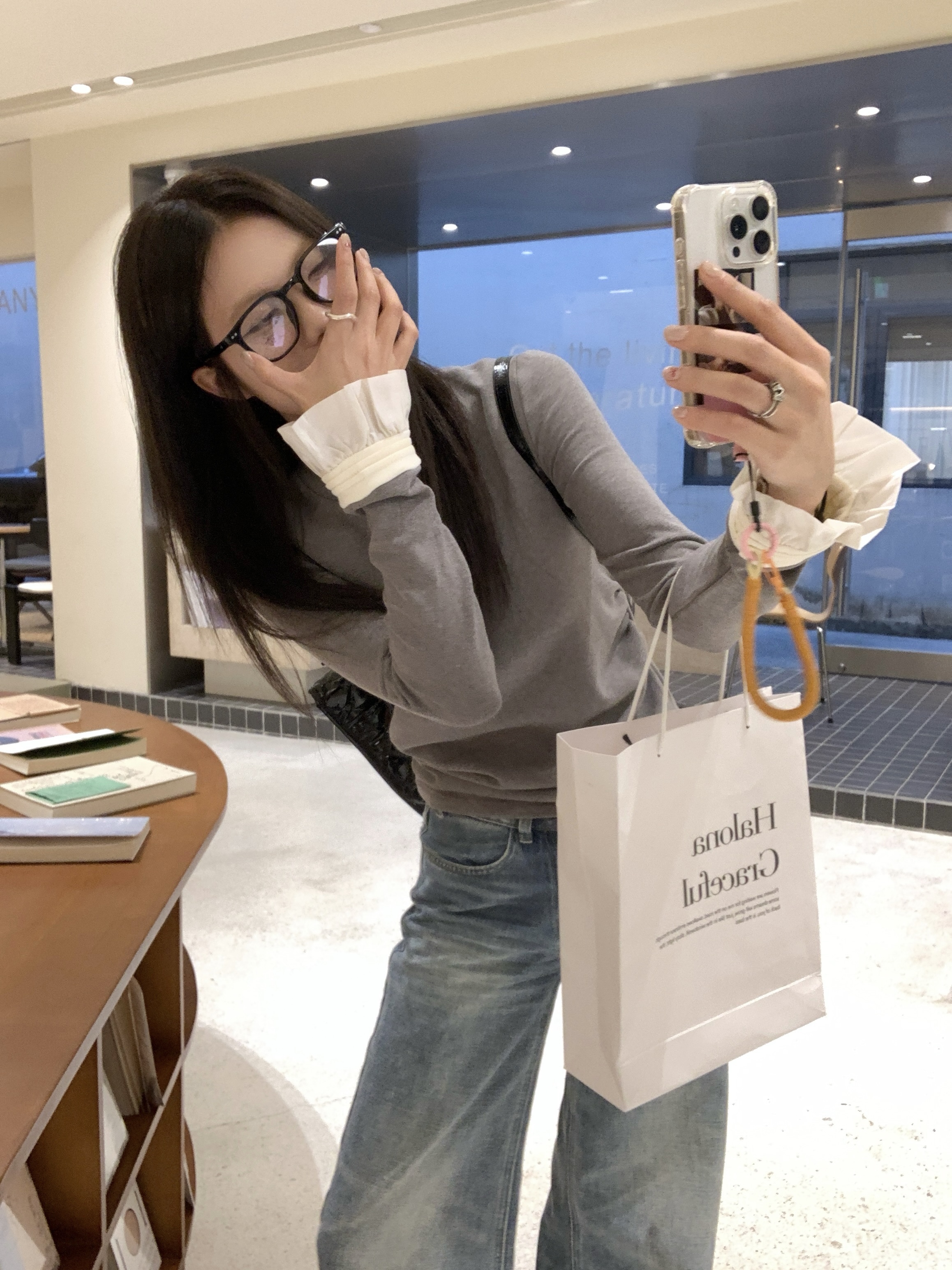 實拍 韓系荷葉邊袖子磨毛打底衫顯瘦側邊褶皺長袖上衣