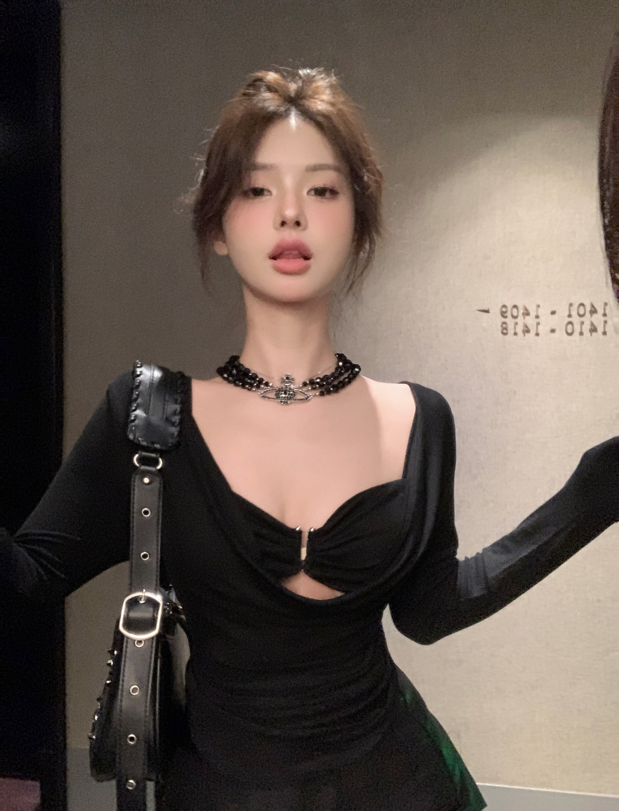 低領T恤上衣女秋冬季性感辣妹純欲風套裝內搭吊帶兩件套