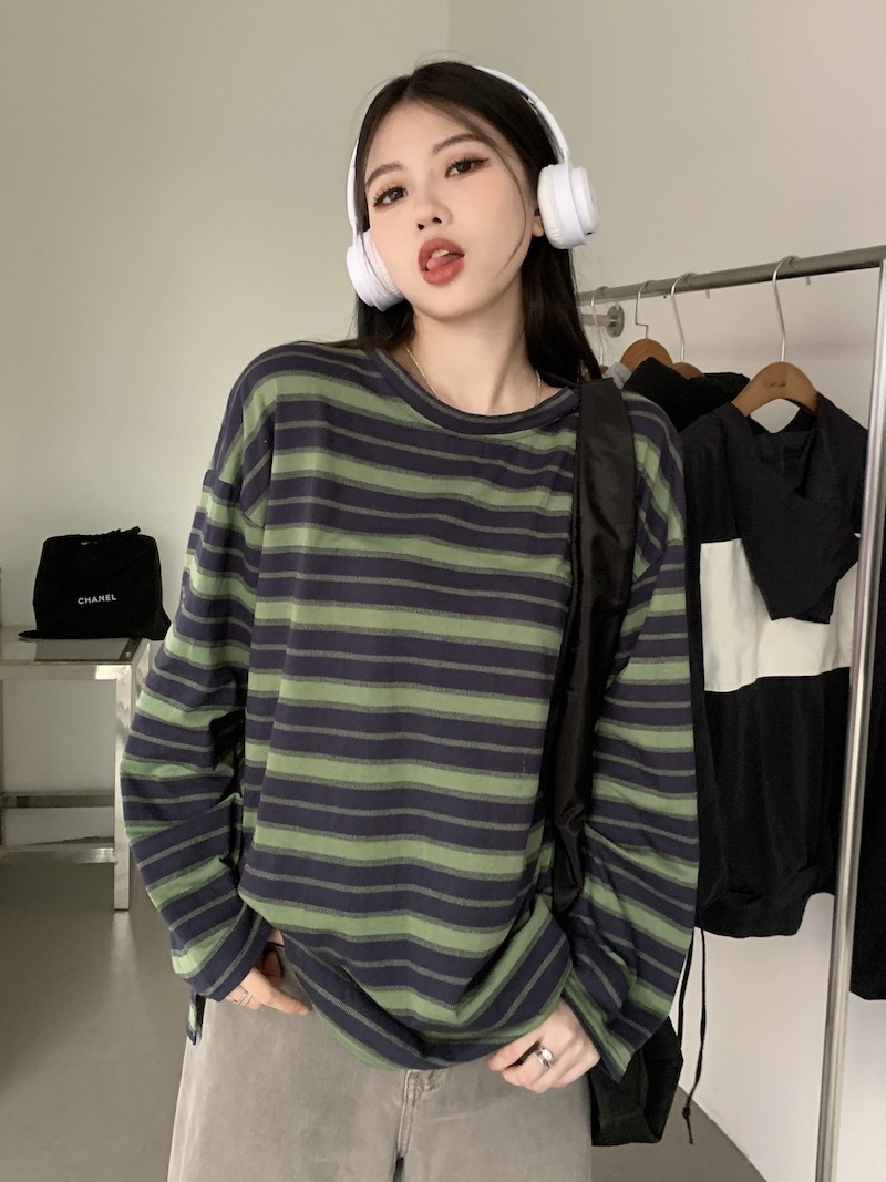 Milk silk round neck striped long-sleeved T-shirt for women with loose design and slits