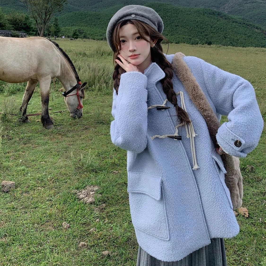 2023 Autumn and Winter Hepburn Style Fashionable Design Horn Button Jacket Korean Style New Simple Small Woolen Jacket